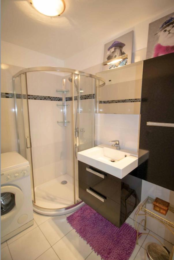 Cosy 35 M2 With Balcony In A Quiet Residence เฟรฌูส ภายนอก รูปภาพ